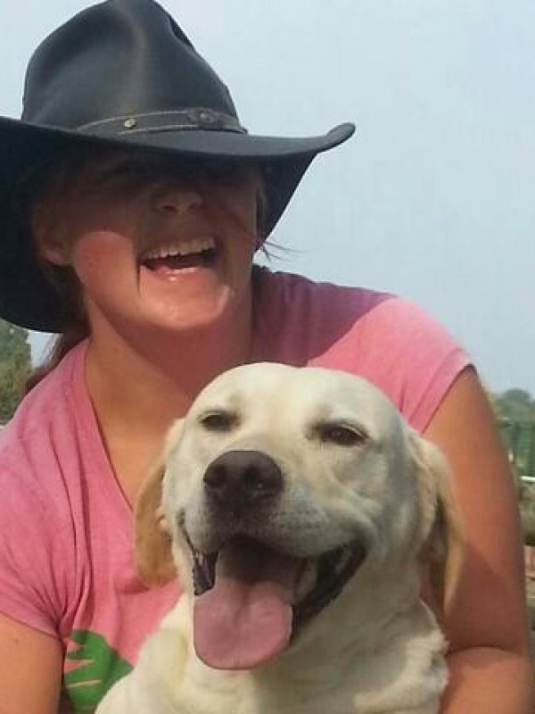 Jess mit ihrem Hund